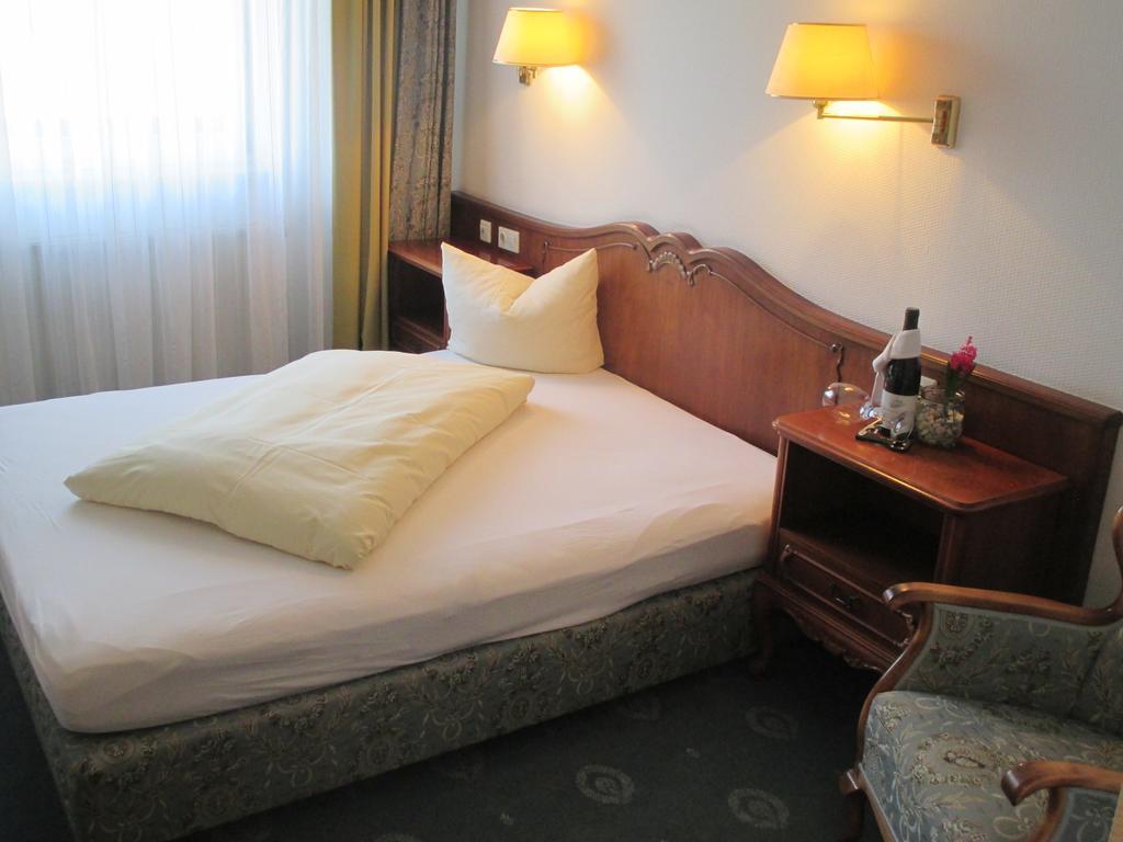 Adler Golf-& Tagungshotel Harth-Poellnitz ภายนอก รูปภาพ