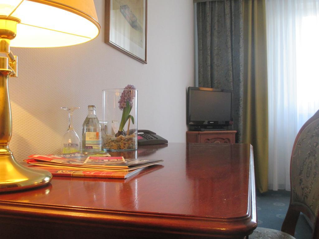 Adler Golf-& Tagungshotel Harth-Poellnitz ภายนอก รูปภาพ