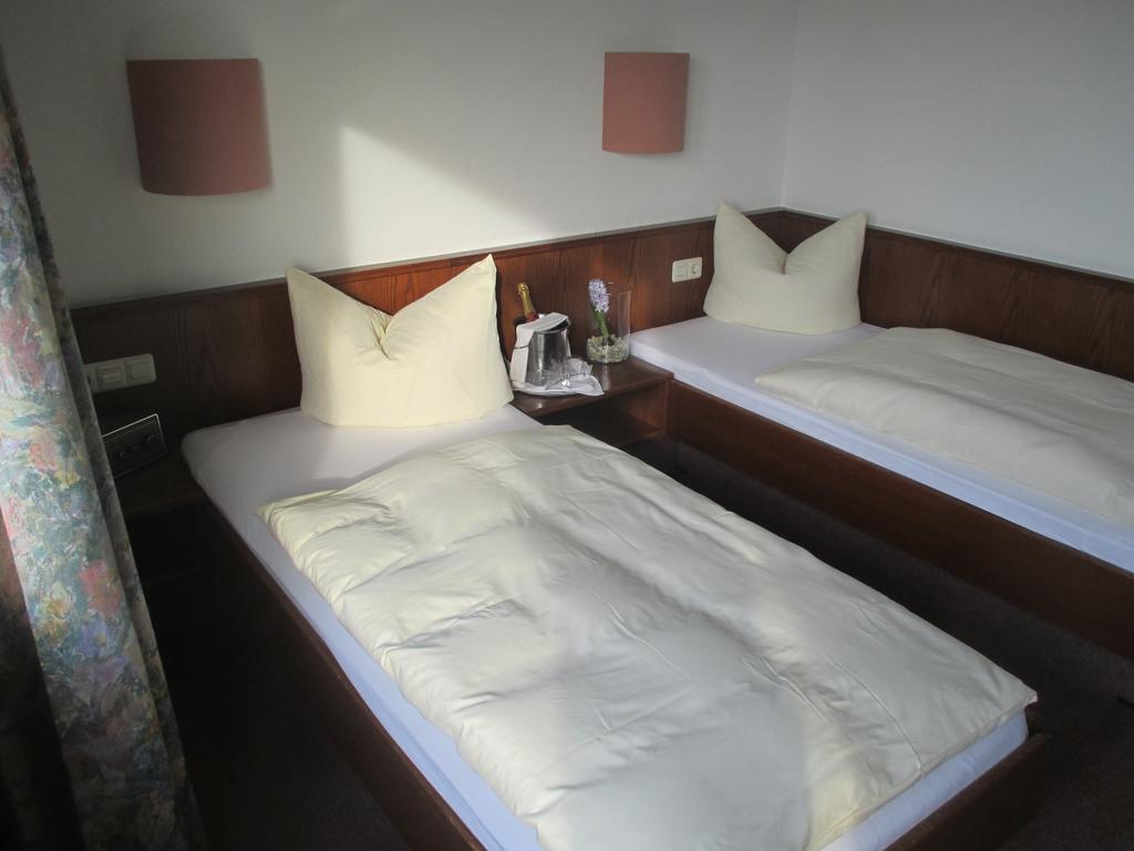 Adler Golf-& Tagungshotel Harth-Poellnitz ภายนอก รูปภาพ