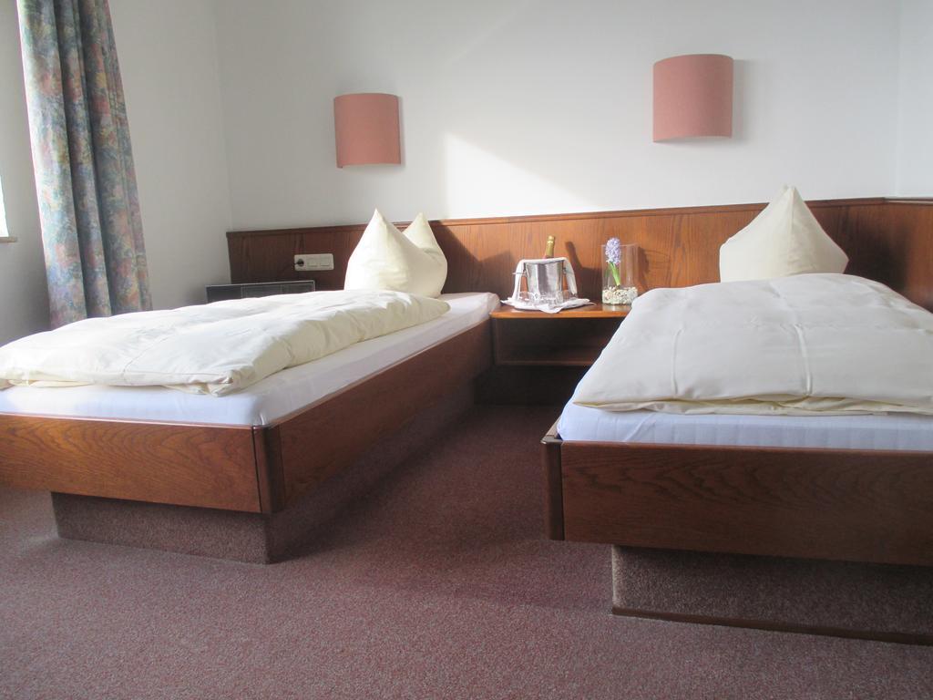 Adler Golf-& Tagungshotel Harth-Poellnitz ภายนอก รูปภาพ