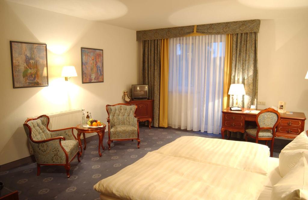 Adler Golf-& Tagungshotel Harth-Poellnitz ภายนอก รูปภาพ