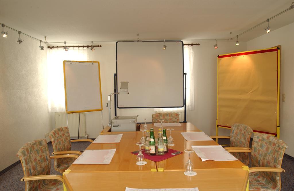 Adler Golf-& Tagungshotel Harth-Poellnitz ภายนอก รูปภาพ